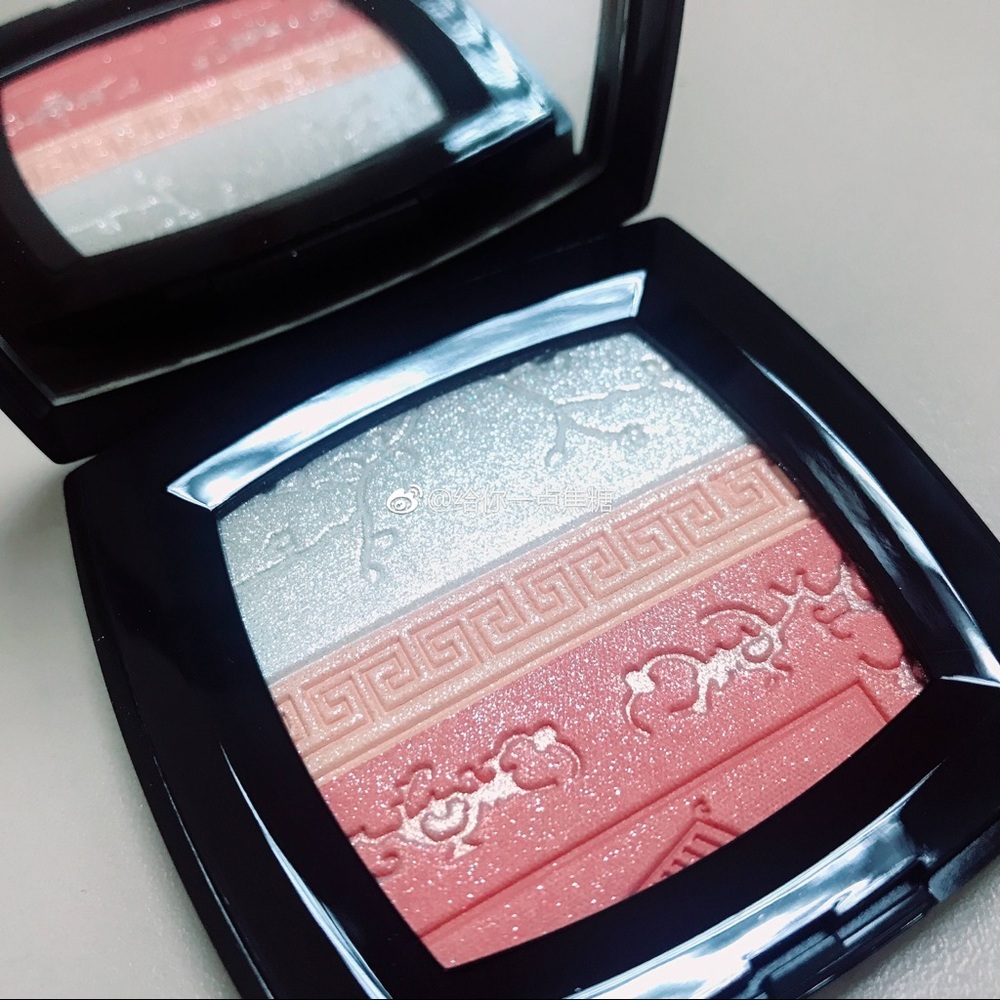 CHANEL PREMIÈRES FLEURS Harmony of Powders - Picture 4 of 5